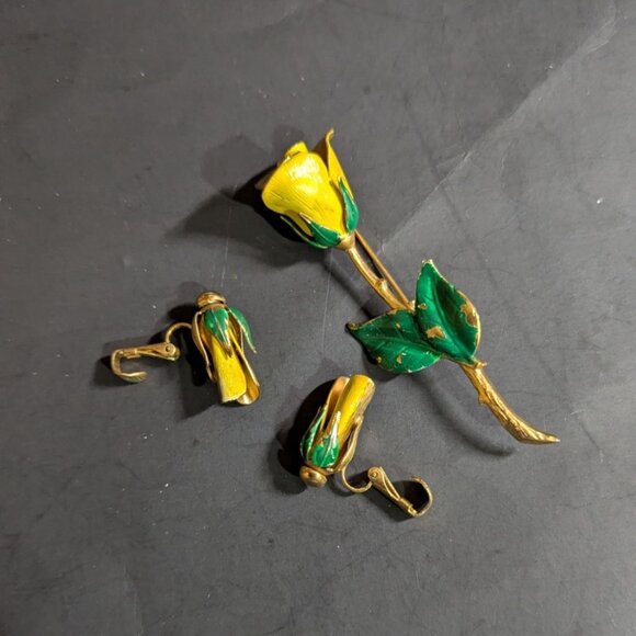 Vintage Yellow Rose Enamel Pin & Clip-On Earrings Set Gold-Toned Floral Jewelry - Picture 3 of 8